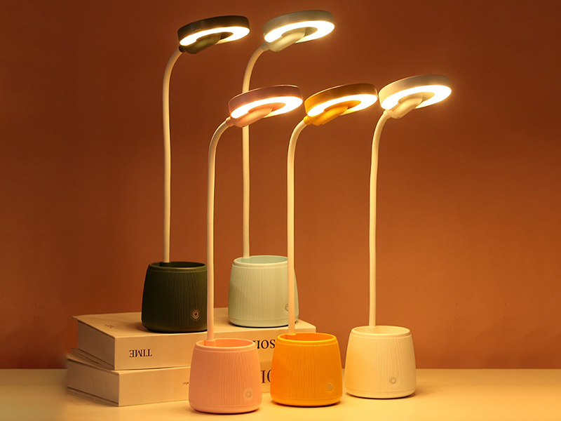 Nordic-Style LED Pen Holder Desk Lamp