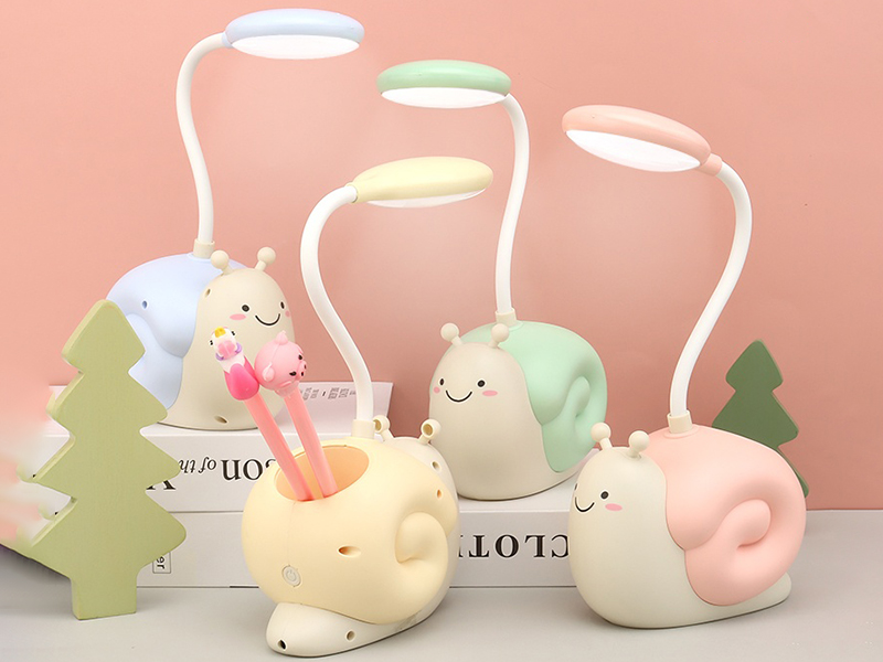 Cute Snail Pen Holder Desk Lamp