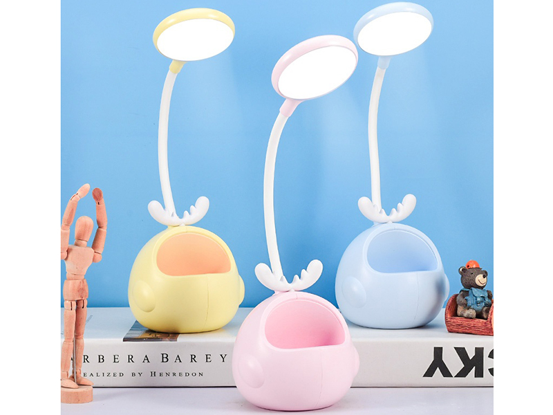 Cute Deer Pen Holder LED Desk Lamp
