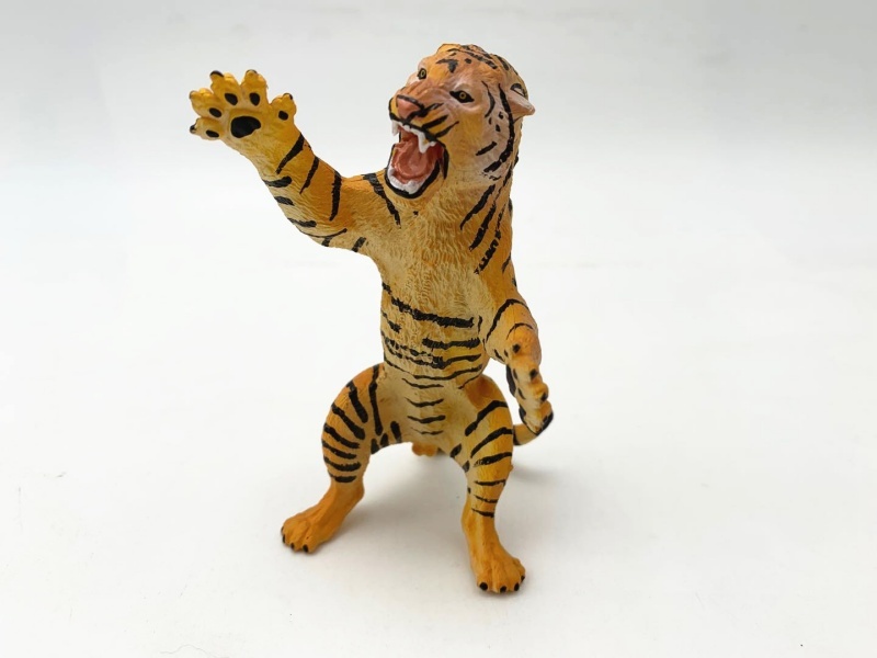 Standing Tiger (Yellow