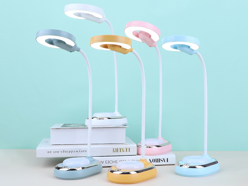 Simple Style LED Eye Protection Desk Lamp