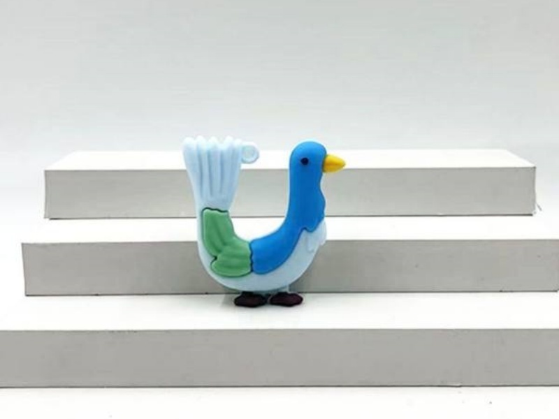 Key Chain: Letter U