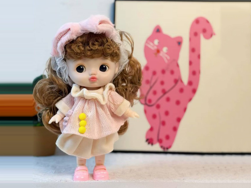 An 8-Inch Multi-Joint Cute And Style Doll