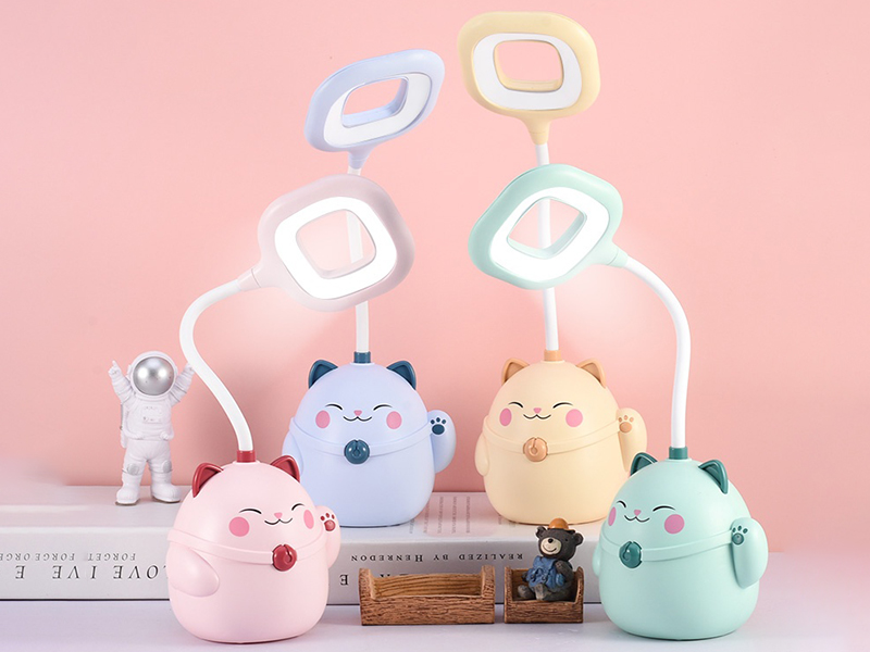 Fortune Cat Pen Holder LED Desk Lamp