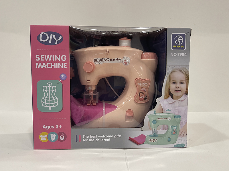 B/O Sewing Machine With Light