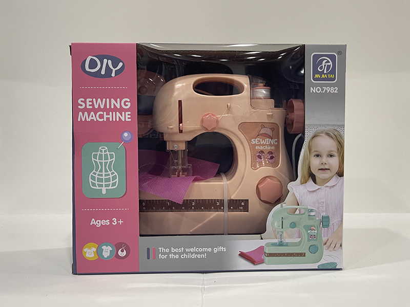 B/O Sewing Machine With Light