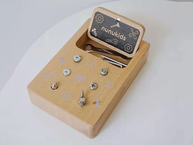 Wooden Busy Screws