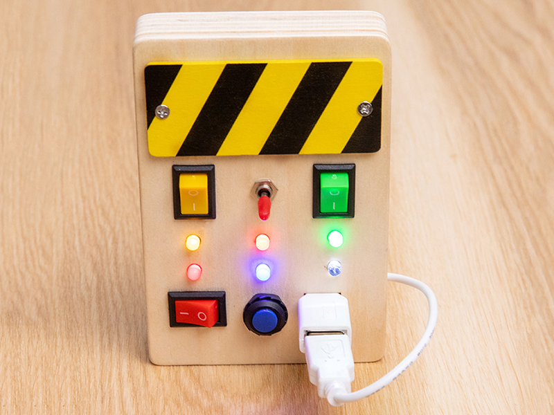 Wooden Traffic Light Busy Board