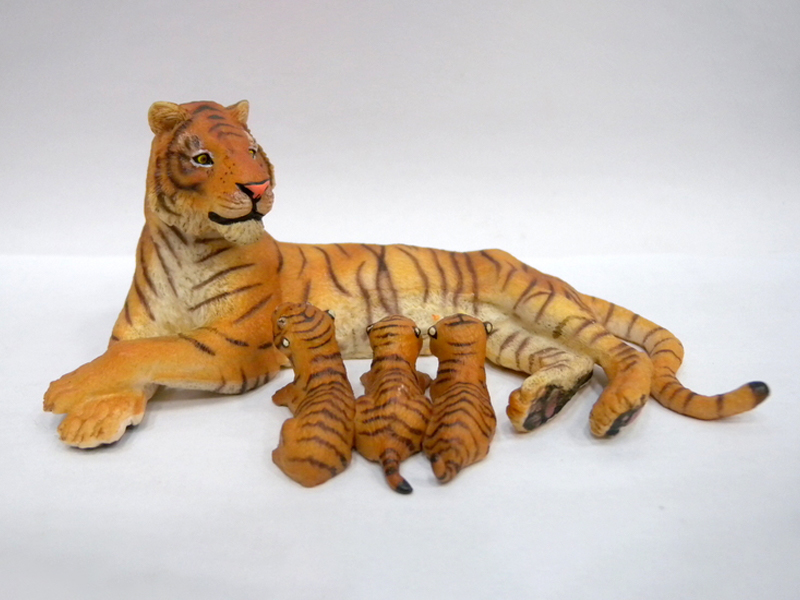 Red Female Tiger+Cub