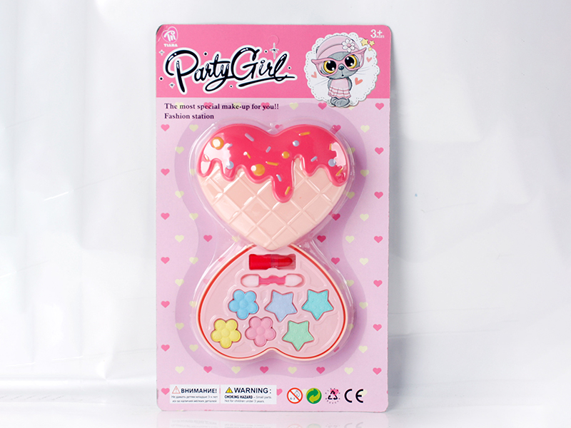 Heart-Shaped Cookie Makeup Box
