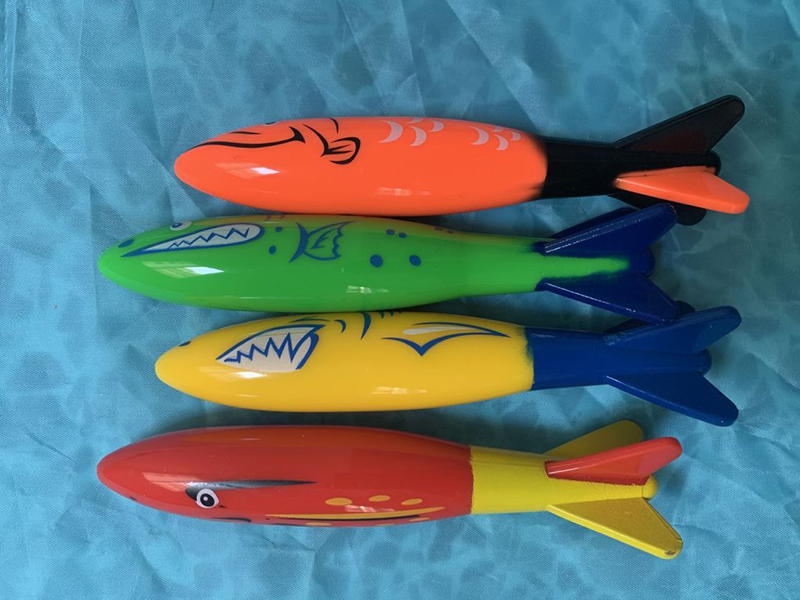 4PCS Shark Pattern Diving Torpedo Toys