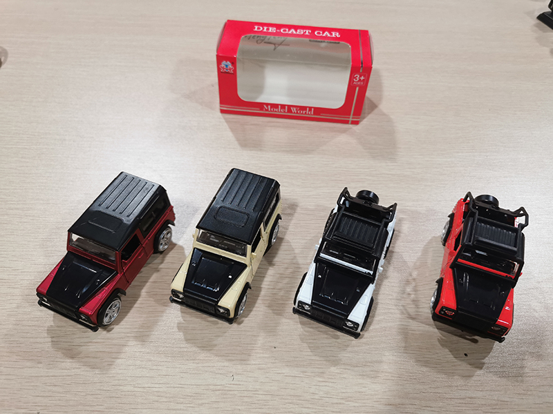 1:36 Pull Back Alloy Simulated Car (Land Rover)