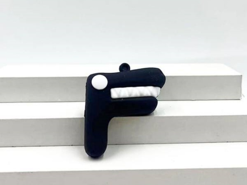 Key Chain: Letter F