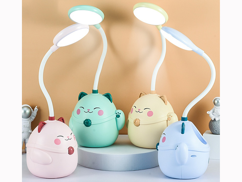 Fortune Cat Pen Holder LED Desk Lamp