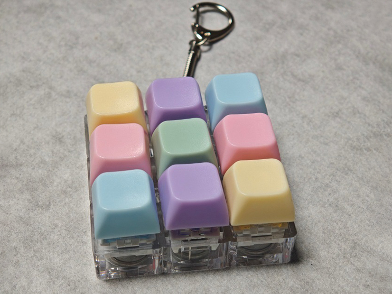 9-Key Keyboard Keychain - With Light