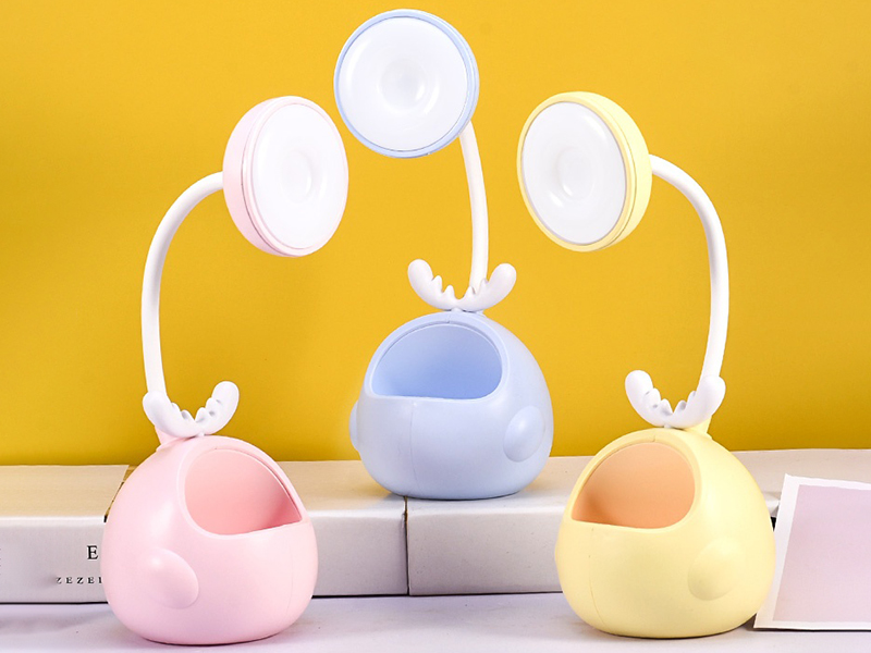 Cute Deer Pen Holder LED Desk Lamp