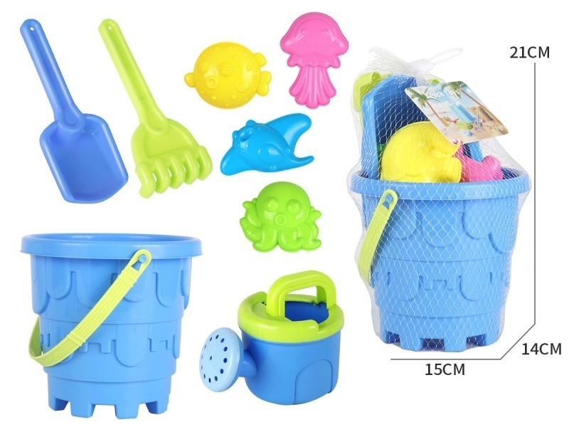 Castle Beach Bucket, Water Spray, Terrifying Marine Animals 8-Piece Set