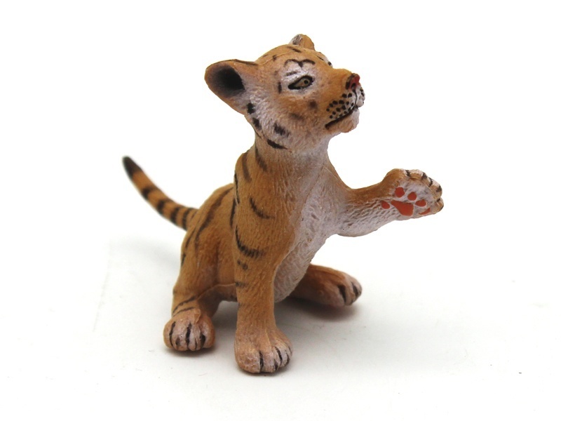 Play Little Tiger